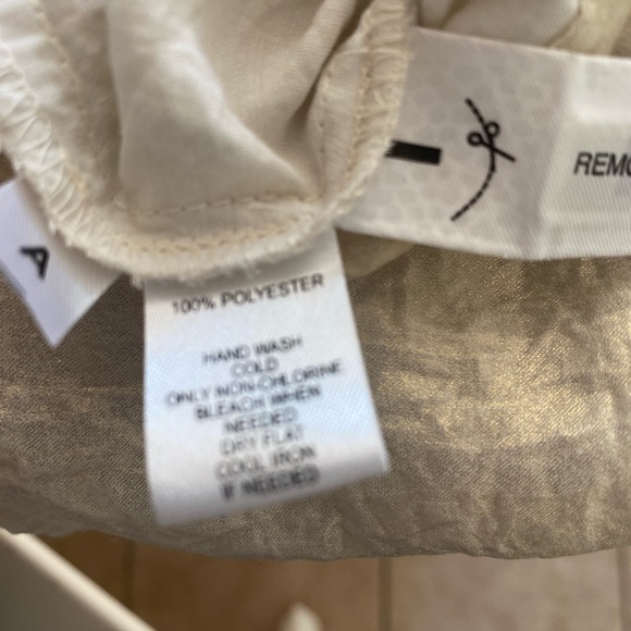 Women’s AnnTaylor Loft sleeveless XL cream top with ruffle across top - Picture 5 of 5